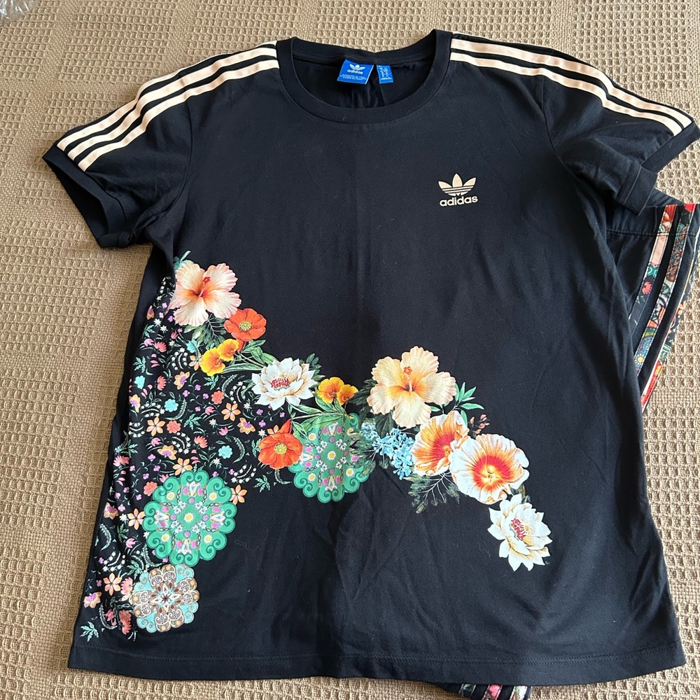 Adidas set - Picture 2 of 5